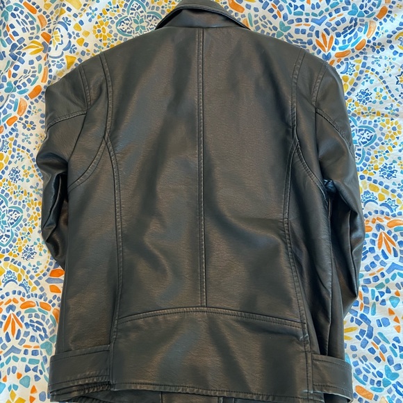 Beautiful vegan leather jacket from Ardenes. Is new and comes with tag. - Picture 4 of 5
